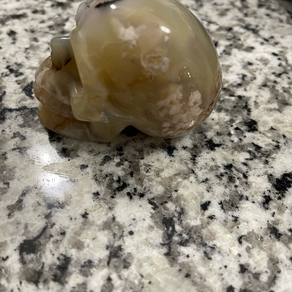 Small Crystal Skulls - Picture 7 of 8